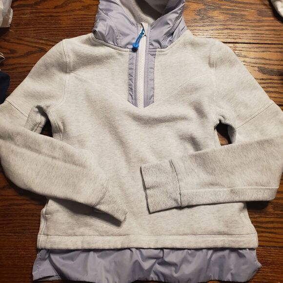 Ivivva grey ruffle bottom 1/4 zip hoodie sz 10 - Picture 1 of 3